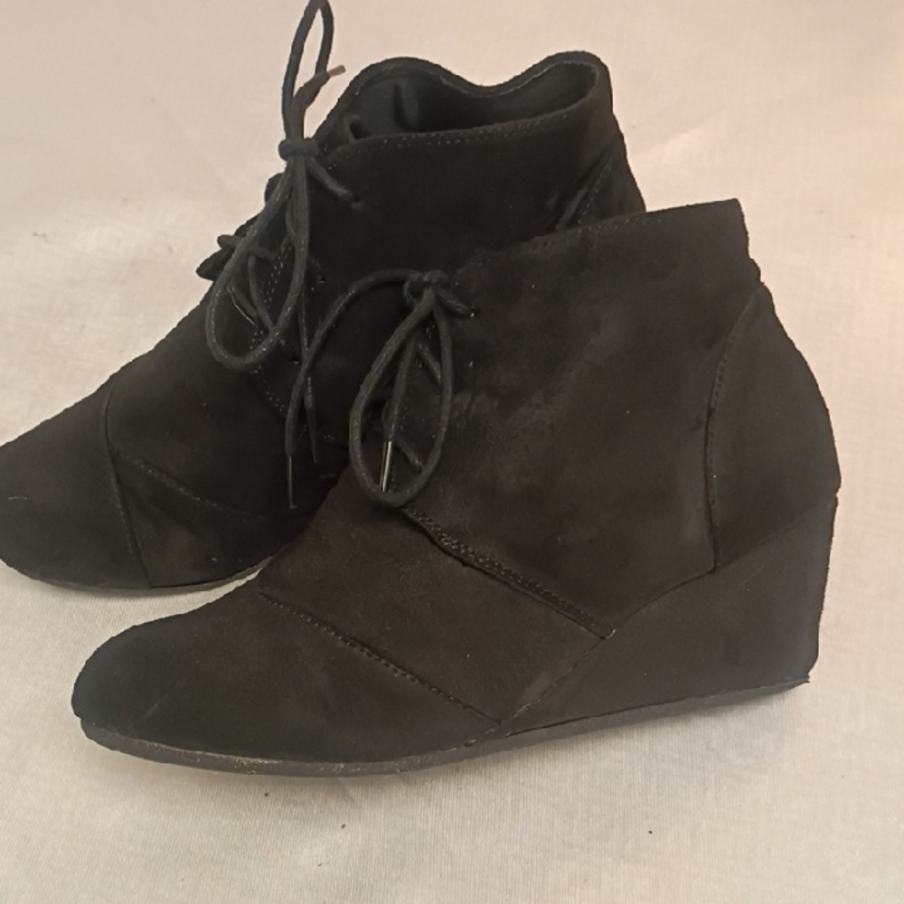 Charles Albert Black Lace-Up Wedge Ankle Boots - Picture 4 of 4